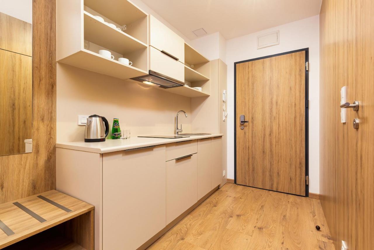 Wolska Residence Apartments With Parking By Noclegi Renters Varsovia Exterior foto