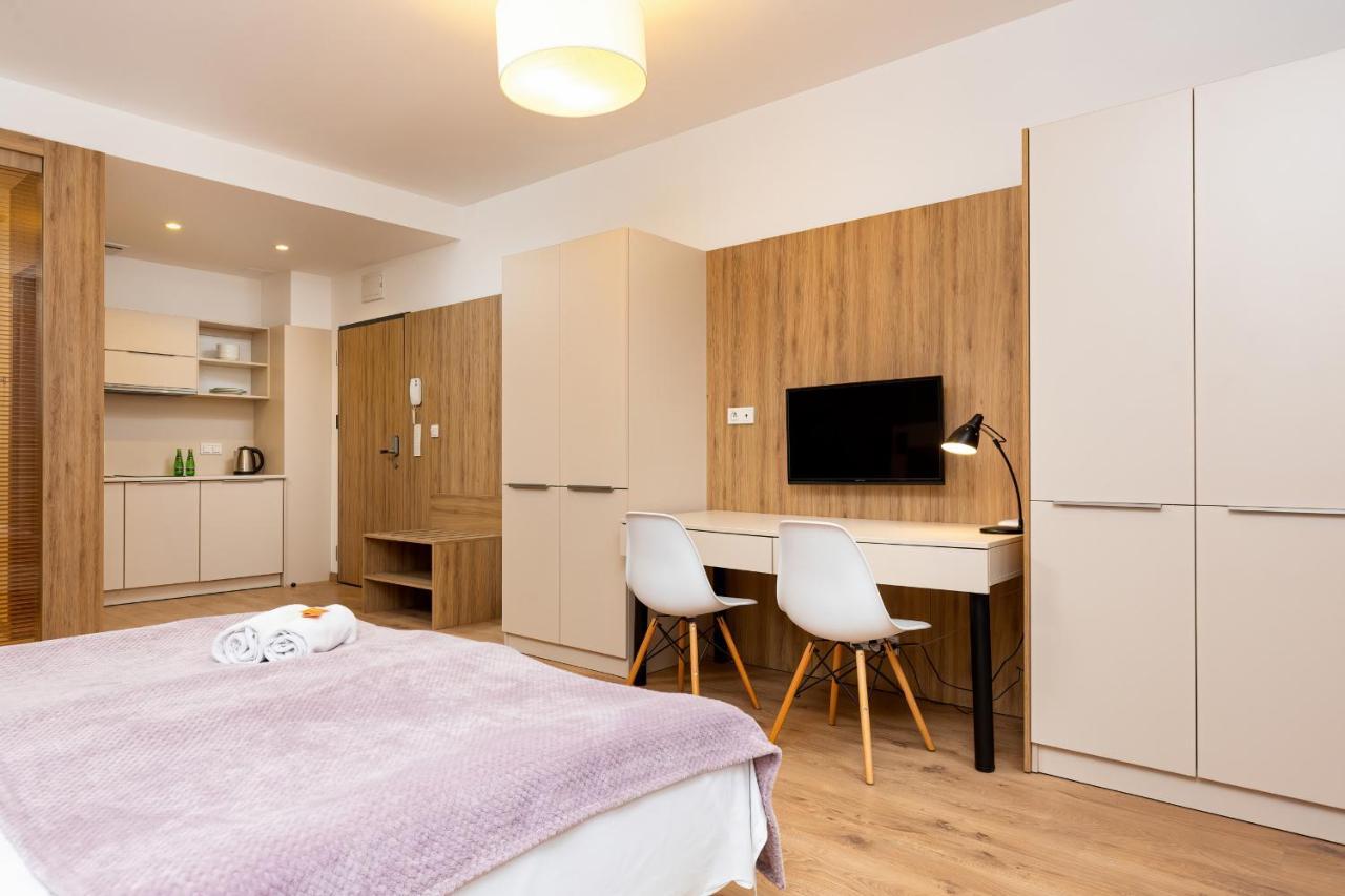 Wolska Residence Apartments With Parking By Noclegi Renters Varsovia Exterior foto