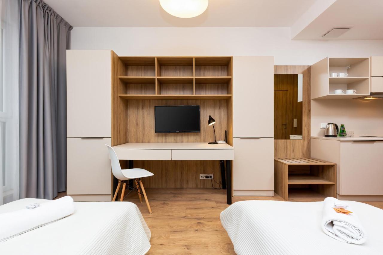 Wolska Residence Apartments With Parking By Noclegi Renters Varsovia Exterior foto