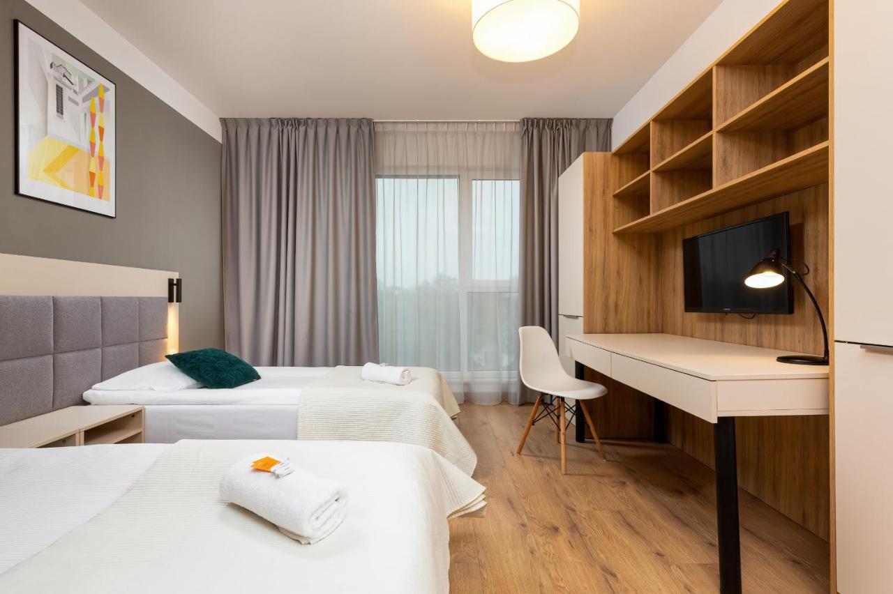 Wolska Residence Apartments With Parking By Noclegi Renters Varsovia Exterior foto