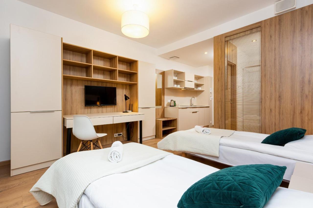 Wolska Residence Apartments With Parking By Noclegi Renters Varsovia Exterior foto