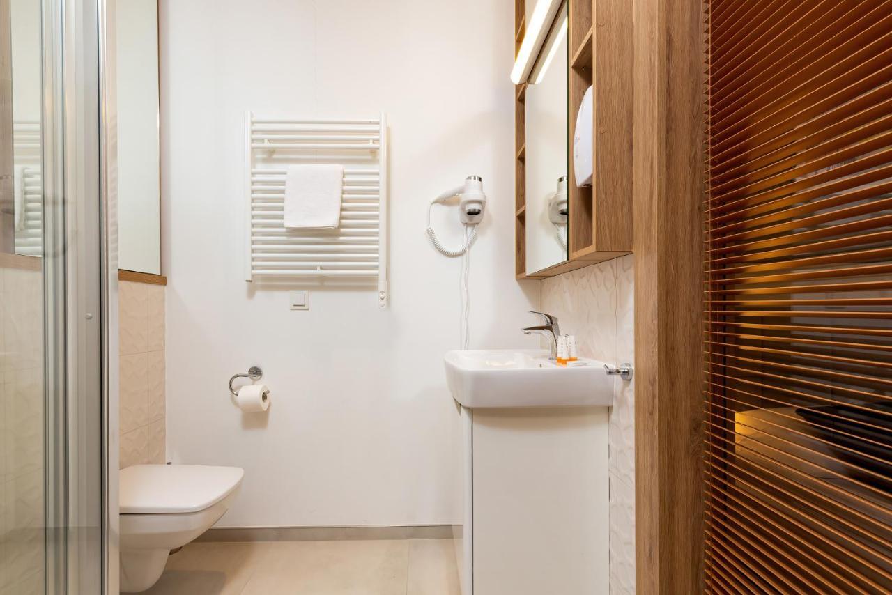Wolska Residence Apartments With Parking By Noclegi Renters Varsovia Exterior foto